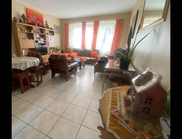 2 BEDROOM FLAT FOR SALE IN VANDERBIJLPARK CW 3